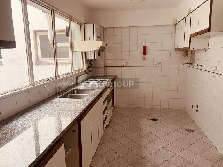 Departamento en Venta en San Isidro, G.B.A. Zona Norte