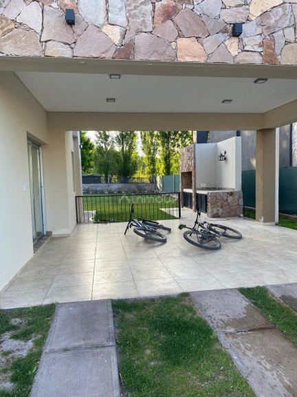 Casa en Alquiler en Maipu, Mendoza