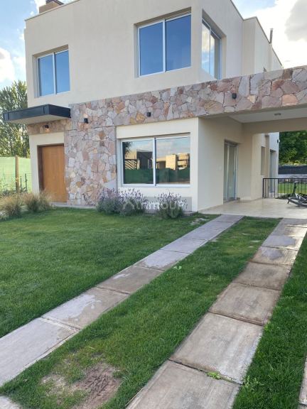 Casa en Alquiler en Maipu, Mendoza