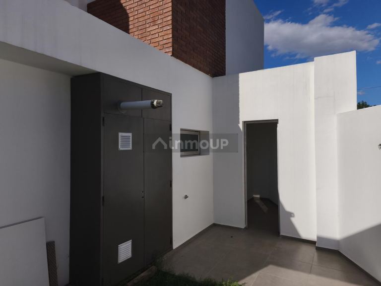 P H en Venta en Colon, Cordoba