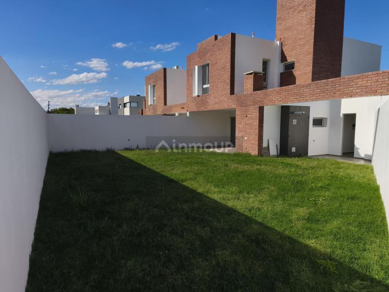 P H en Venta en Colon, Cordoba