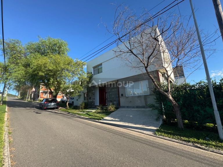 Casa en Venta en Colon, Cordoba