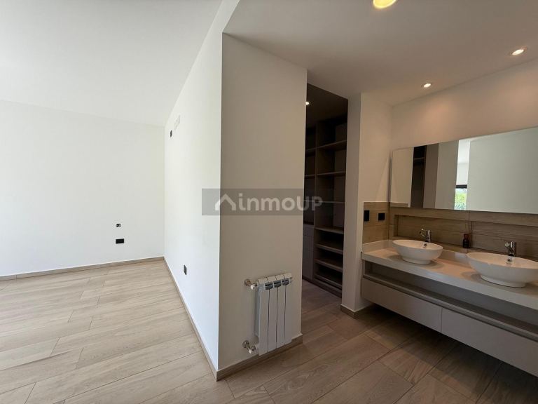 Casa en Venta en Santa Maria, Cordoba