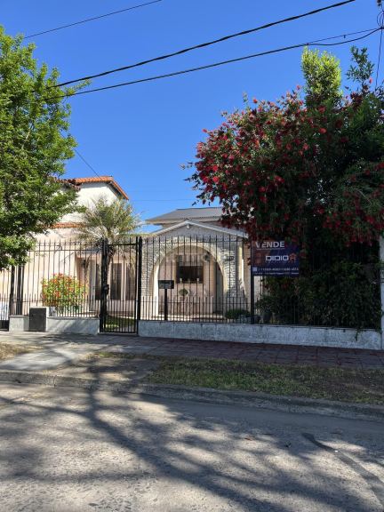Casa en Venta en Almirante Brown, G.B.A. Zona Sur
