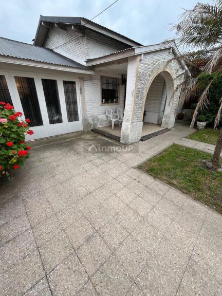 Casa en Venta en Almirante Brown, G.B.A. Zona Sur