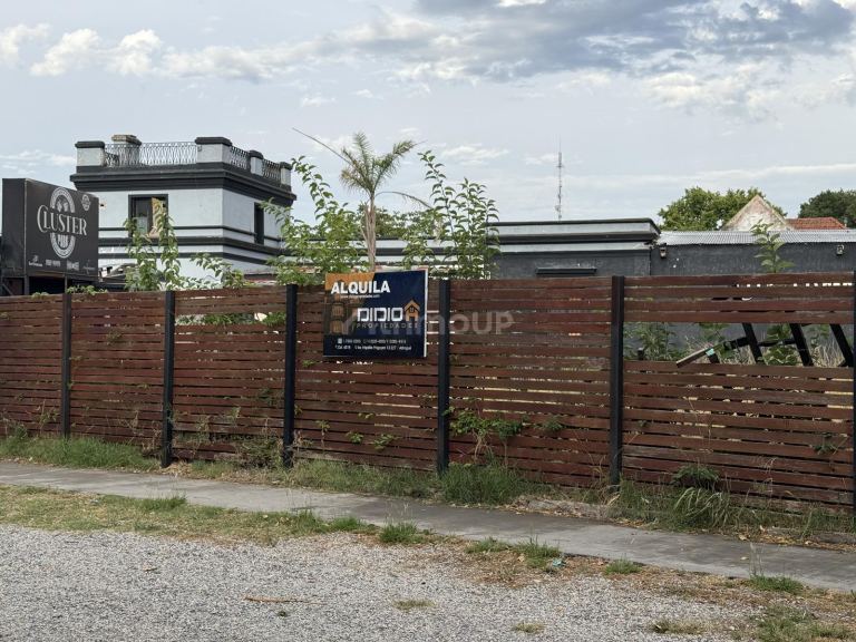 Local Comercial en Alquiler en Almirante Brown, G.B.A. Zona Sur