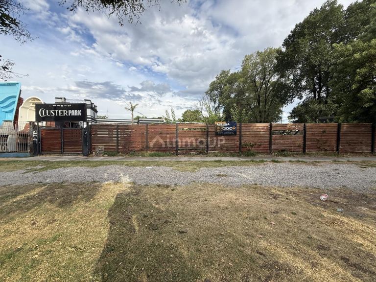 Local Comercial en Alquiler en Almirante Brown, G.B.A. Zona Sur