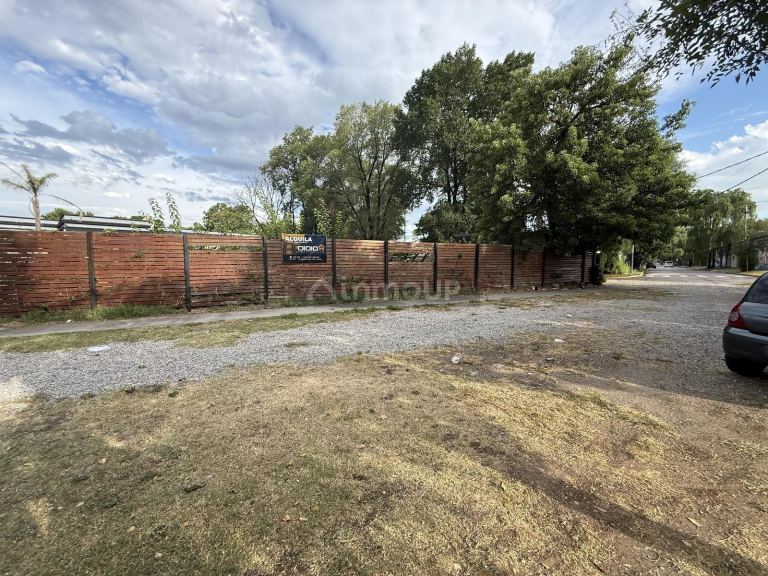 Local Comercial en Alquiler en Almirante Brown, G.B.A. Zona Sur