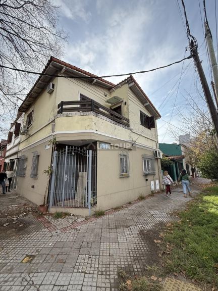 P H en Venta en Lomas de Zamora, G.B.A. Zona Sur
