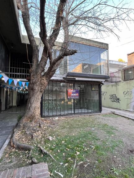 Local Comercial en Alquiler en Almirante Brown, G.B.A. Zona Sur