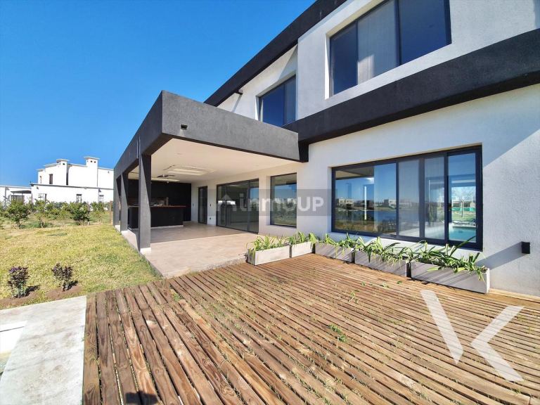 Casa en Venta en Escobar, G.B.A. Zona Norte
