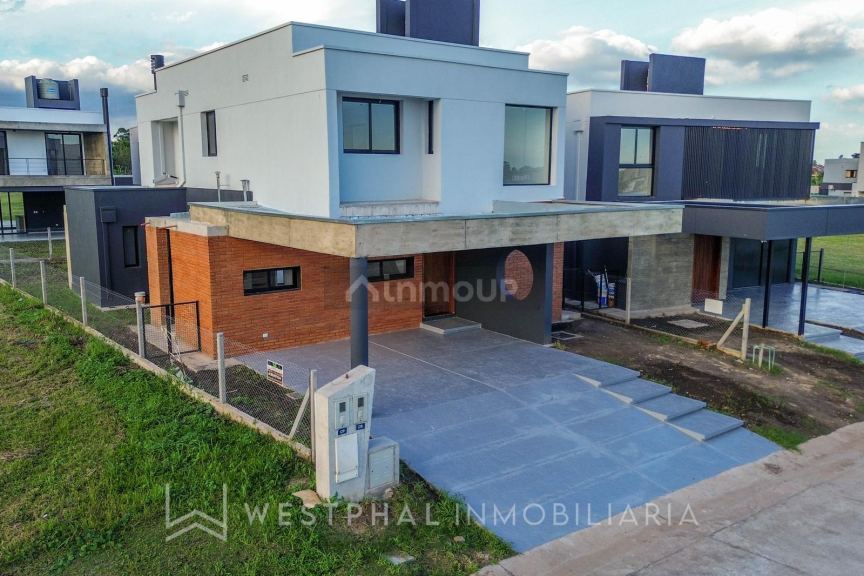 Casa en Alquiler en Yerba Buena, Tucuman