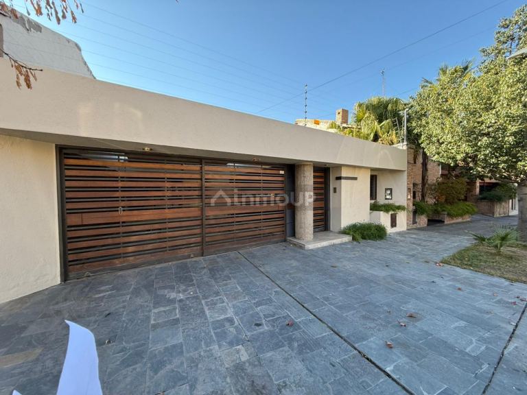 Casa en Venta en Capital, Mendoza
