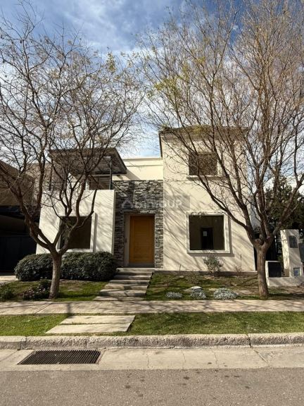 Casa en Alquiler en Godoy Cruz, Mendoza