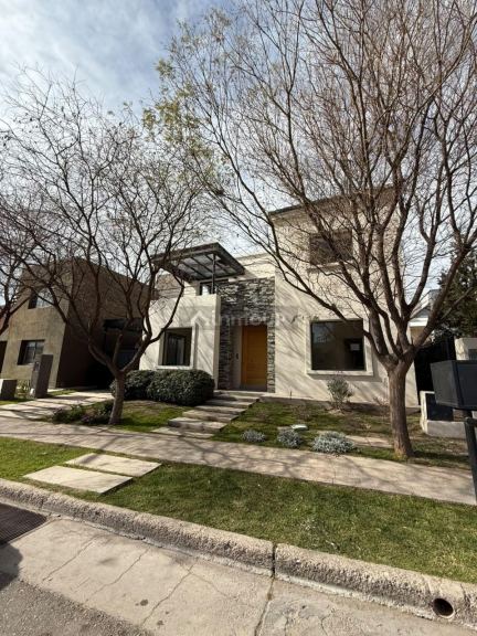 Casa en Alquiler en Godoy Cruz, Mendoza