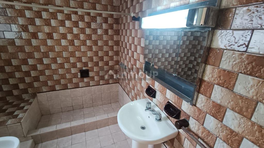 Casa en Alquiler en Capital, Mendoza - $ 950.000 | Inmoup - 9