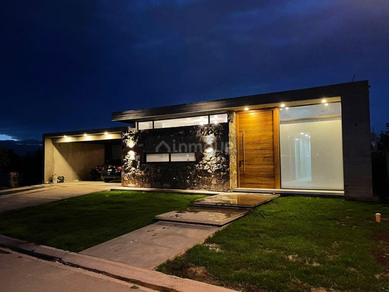 Casa en Venta en Lujan de Cuyo, Mendoza