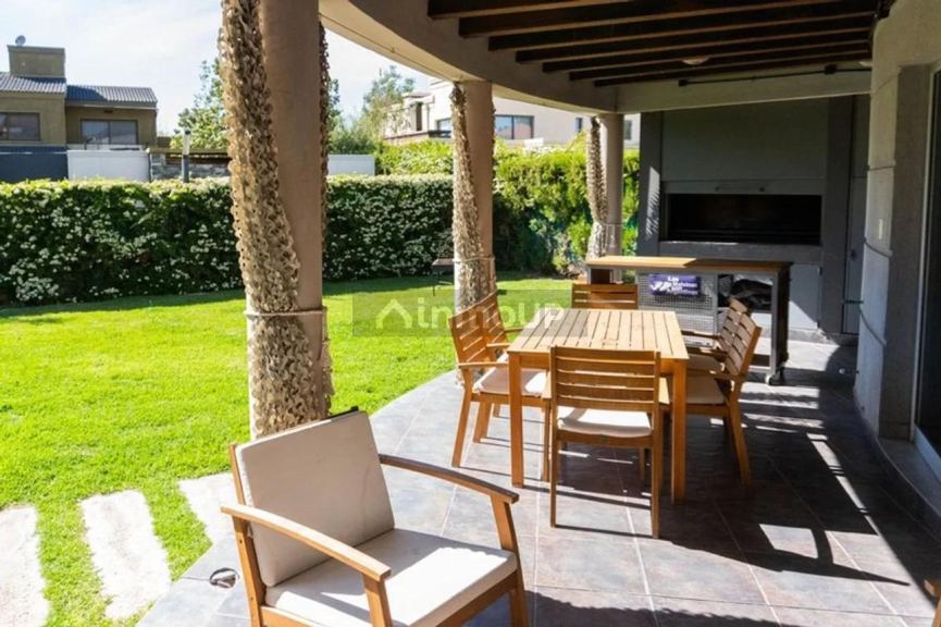 Casa en Venta en Guaymallen, Mendoza