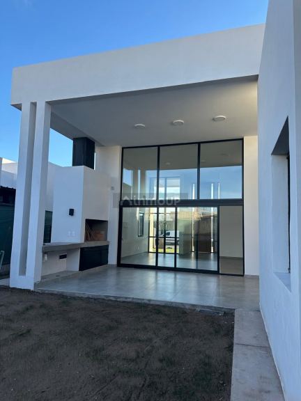 Casa en Alquiler en Lujan de Cuyo, Mendoza - USD 1.800 | Inmoup - 8