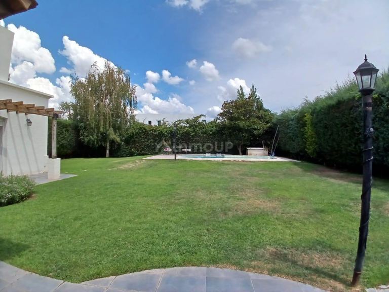 Casa en Venta en Lujan de Cuyo, Mendoza - USD 340.000 | Inmoup - 13