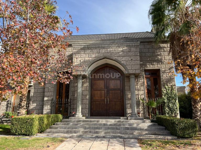 Casa en Venta en Godoy Cruz, Mendoza - USD 550.000 | Inmoup - 24