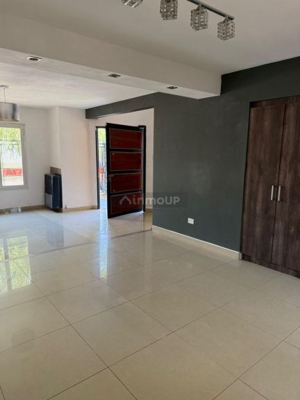 Casa en Alquiler en Cipolletti, Rio Negro