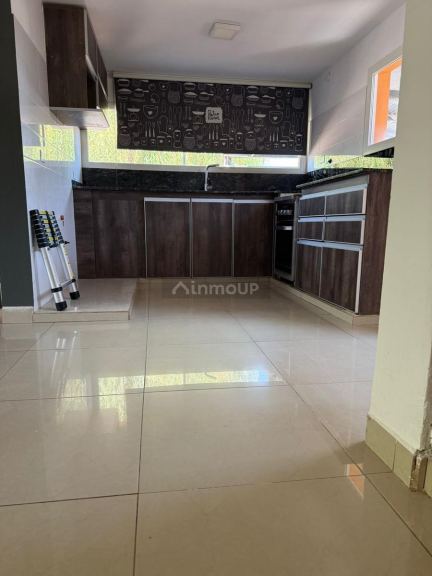 Casa en Alquiler en Cipolletti, Rio Negro