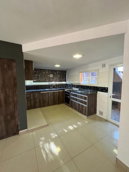 Casa en Alquiler en Cipolletti, Rio Negro