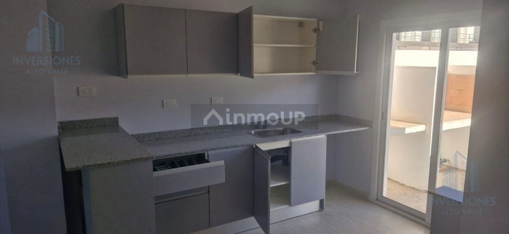 Casa en Venta en Fernandez Oro, Rio Negro