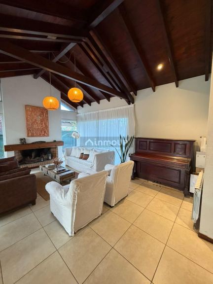 Casa en Venta en Lujan de Cuyo, Mendoza - USD 298.000 | Inmoup - 24