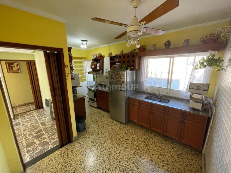 P H en Venta en Monte Castro, Capital Federal