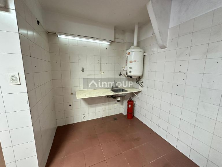 Local Comercial en Alquiler en Parque Chas, Capital Federal