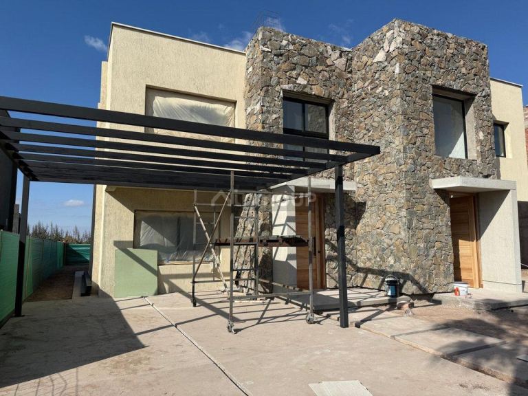 Casa en Venta en Maipu, Mendoza