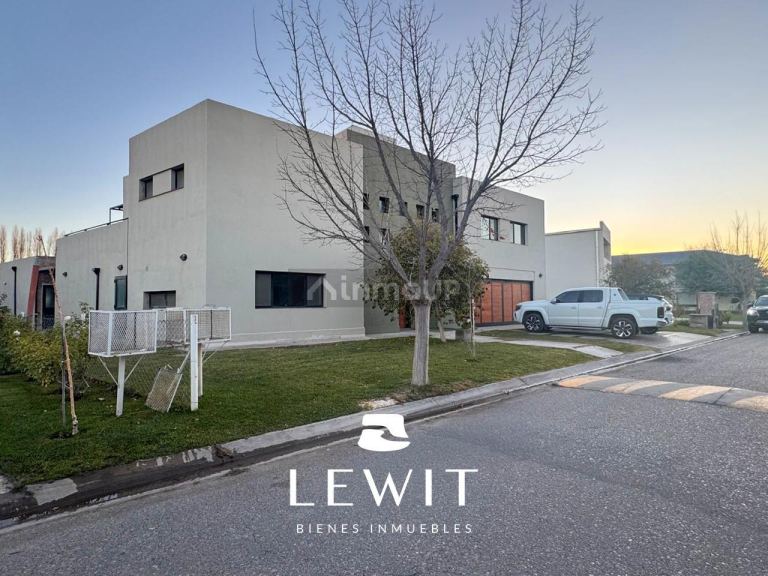 Casa en Venta en Neuquen, Neuquen