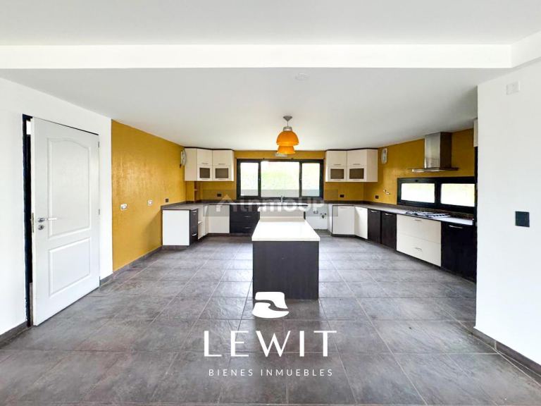 Casa en Venta en Neuquen, Neuquen