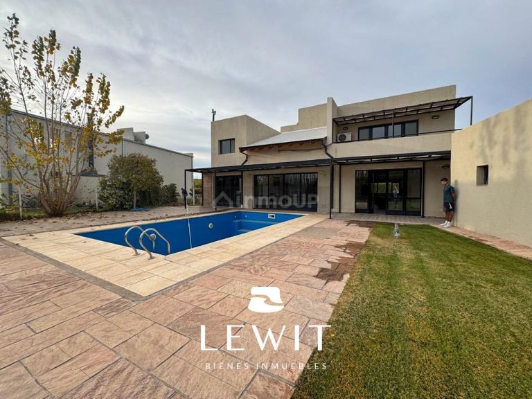 Casa en Venta en Neuquen, Neuquen