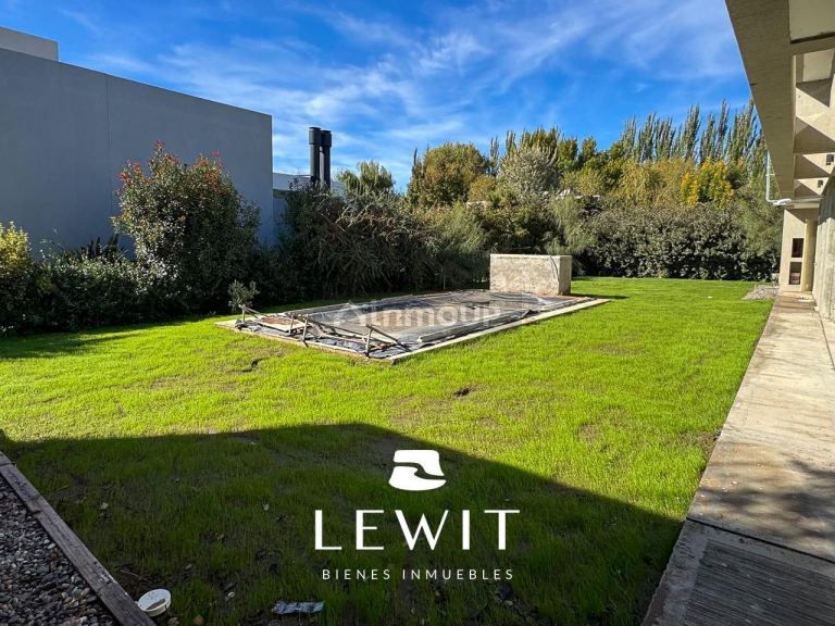 Casa en Alquiler en Neuquen, Neuquen