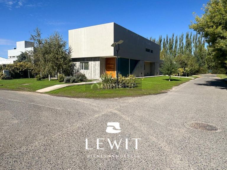 Casa en Alquiler en Neuquen, Neuquen