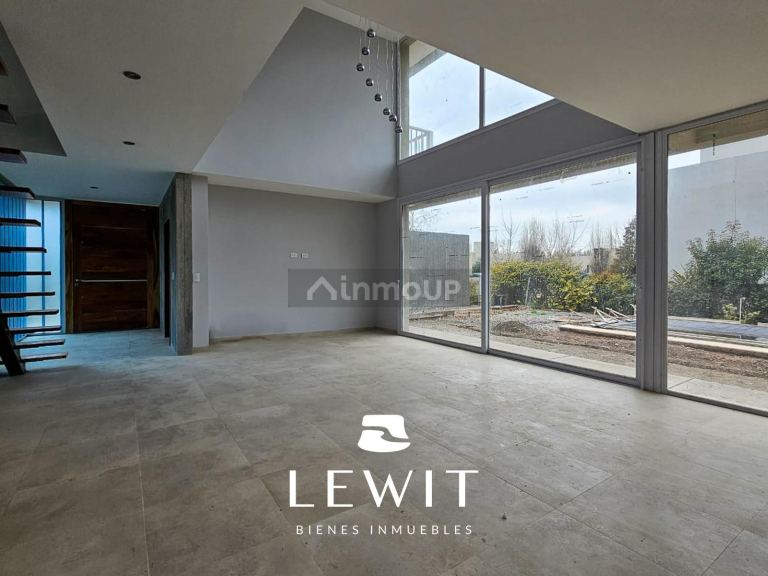 Casa en Alquiler en Neuquen, Neuquen