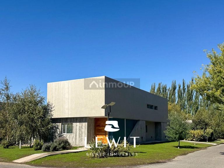 Casa en Alquiler en Neuquen, Neuquen