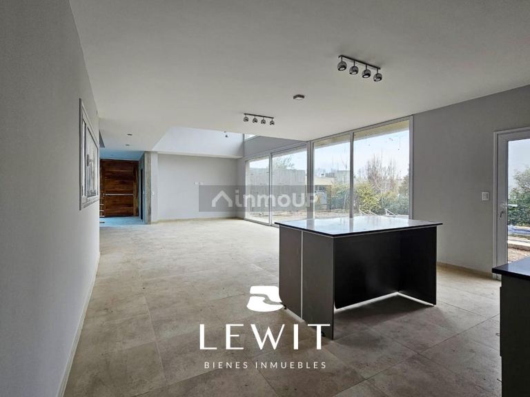 Casa en Alquiler en Neuquen, Neuquen