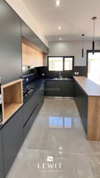 Casa en Venta en Neuquen, Neuquen