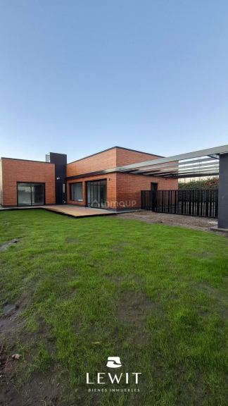 Casa en Venta en Neuquen, Neuquen