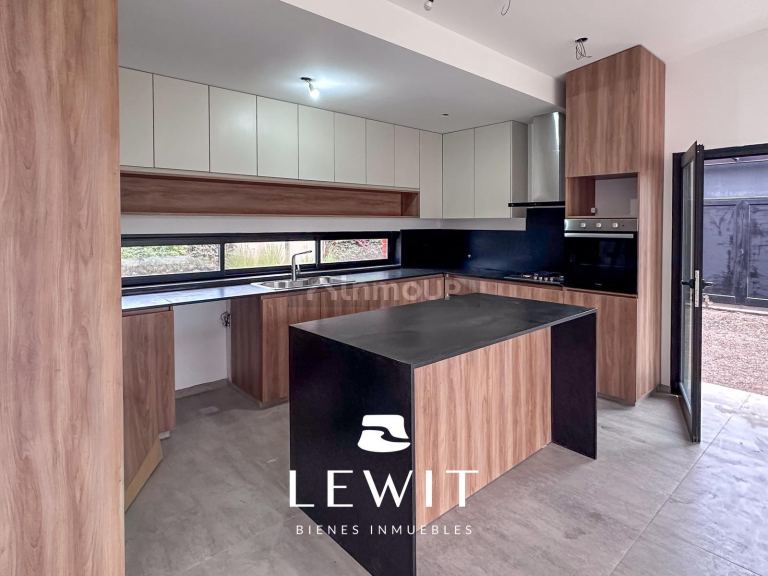 Casa en Venta en Neuquen, Neuquen
