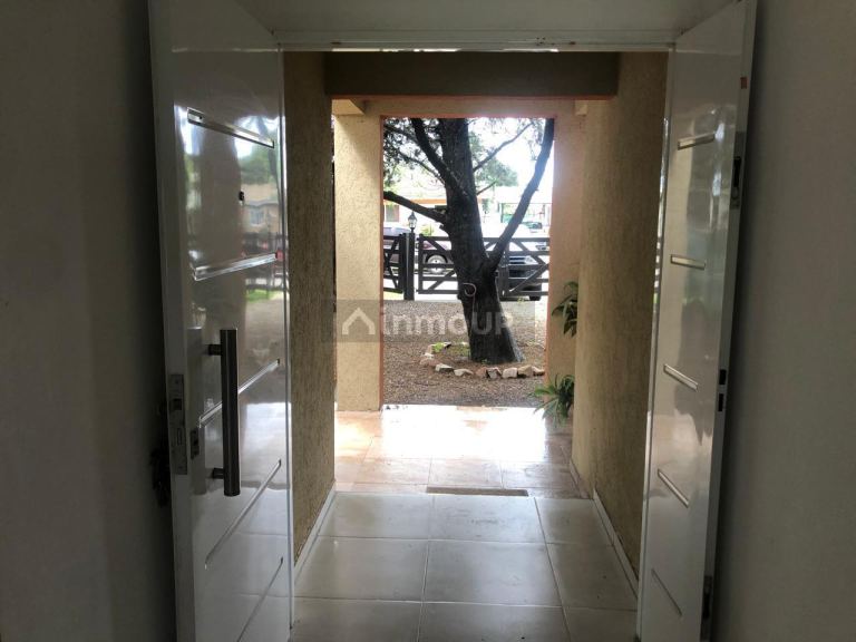 Casa en Venta en Capitán Sarmiento, Buenos Aires Interior