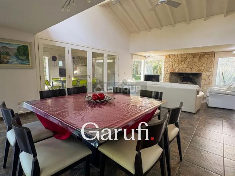 Casa en Venta en Pinamar, Buenos Aires Interior