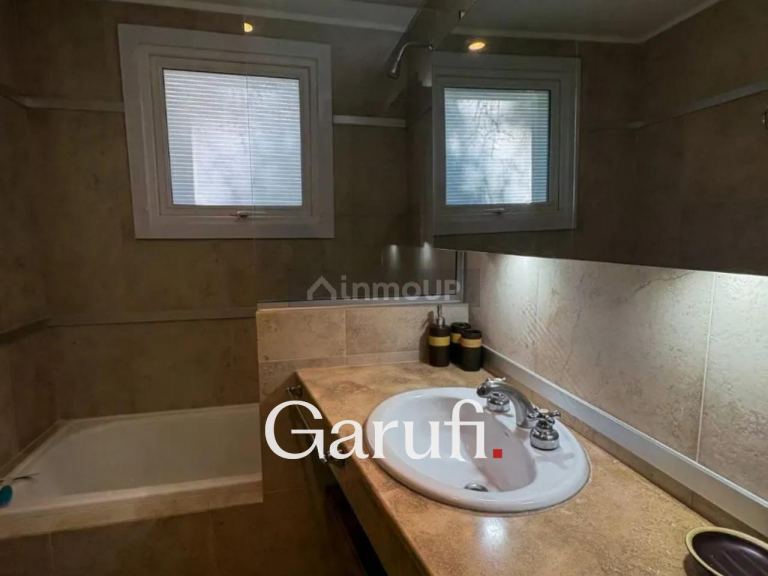 Casa en Venta en Pinamar, Buenos Aires Interior