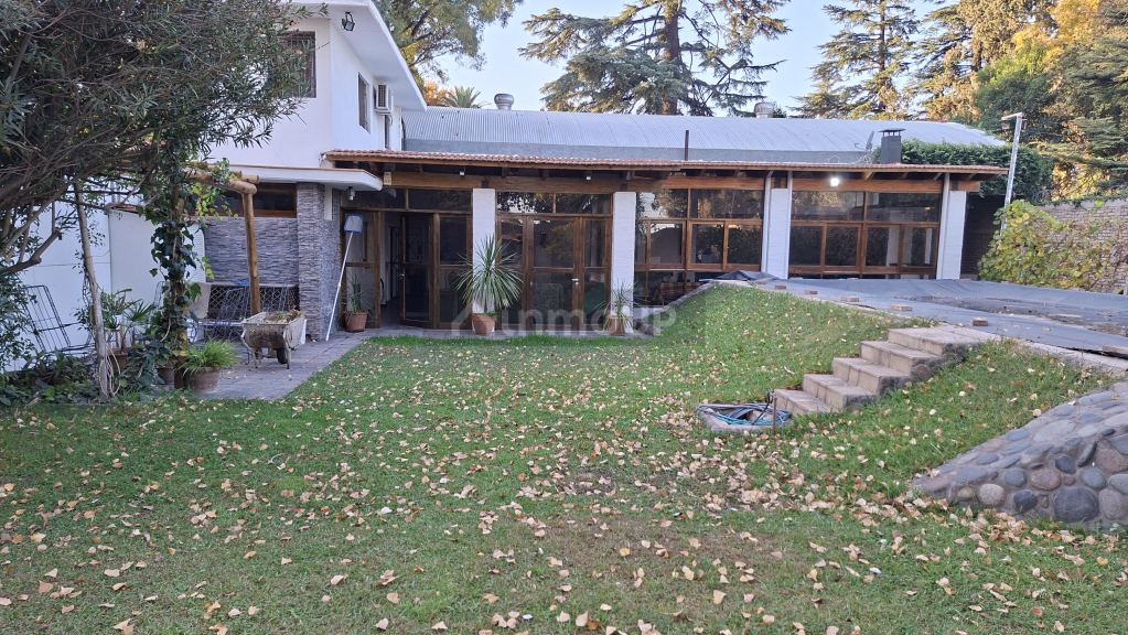 Galpon en Alquiler en Lujan de Cuyo, Mendoza