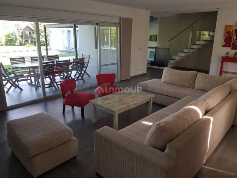 Casa en Alquiler en Pilar, G.B.A. Zona Norte