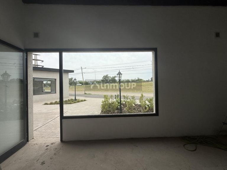 Local Comercial en Alquiler en Pilar, G.B.A. Zona Norte